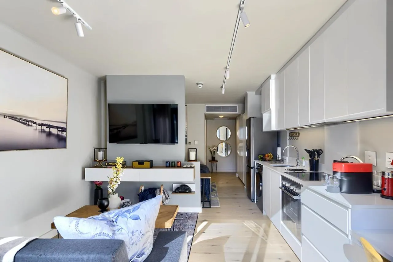 Tokyo Apartments - Luxury Family Studio With Balcony Cape Town Apart Otel