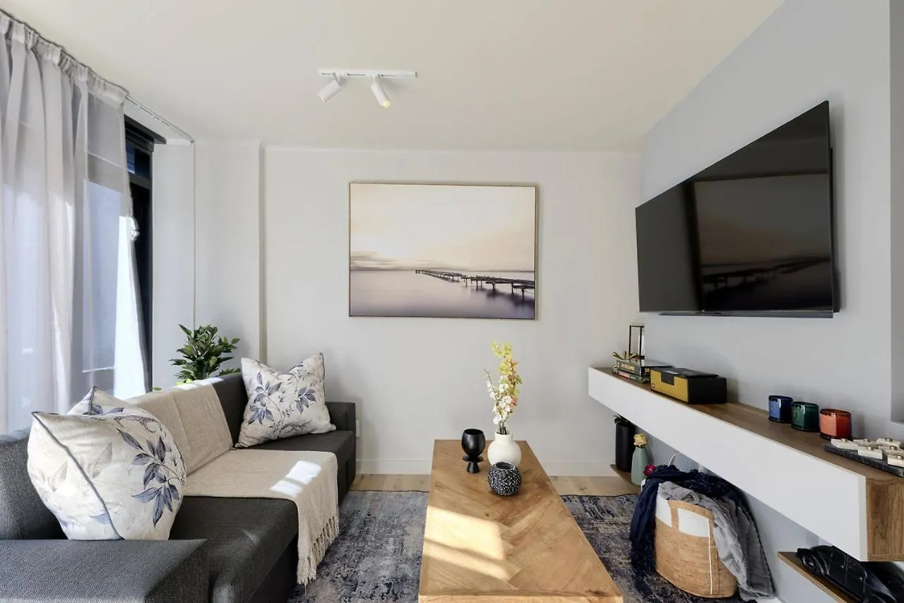 Tokyo Apartments - Luxury Family Studio With Balcony Cape Town 0*,  Güney Afrika