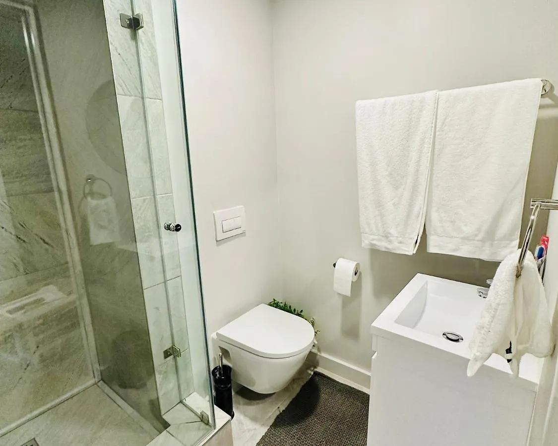 Tokyo Apartments - Luxury Family Studio With Balcony Cape Town