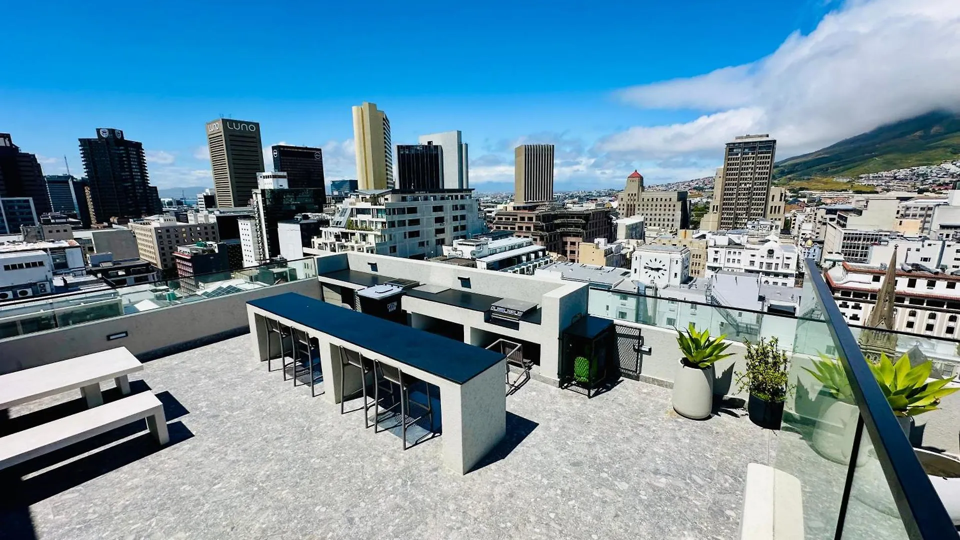 Apart Otel Tokyo Apartments - Luxury Family Studio With Balcony Cape Town